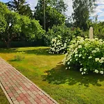 Fantastic 170m2 With A Big Garden Tatil Evi Pärnu