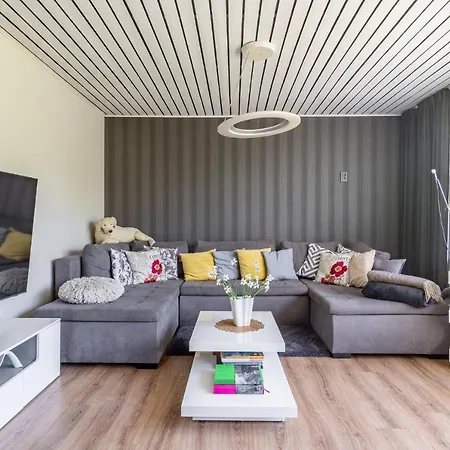 Holiday home Fantastic 170m2 With A Big Garden And Free Ev Recharger *