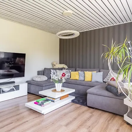 度假居 Fantastic 170m2 With A Big Garden 派尔努