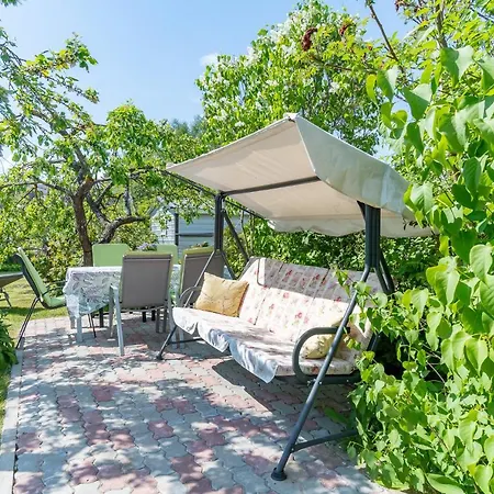 別荘 Fantastic 170m2 With A Big Garden パルヌ