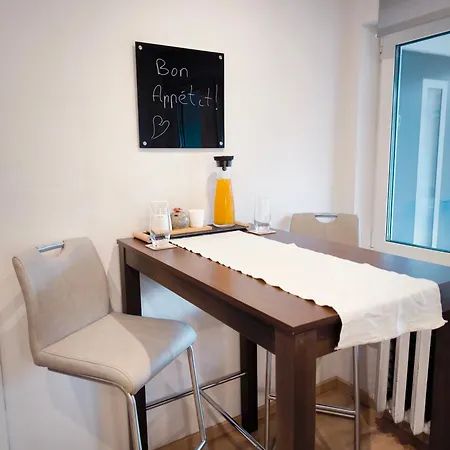 Fantastic 170m2 With A Big Garden 度假居 派尔努