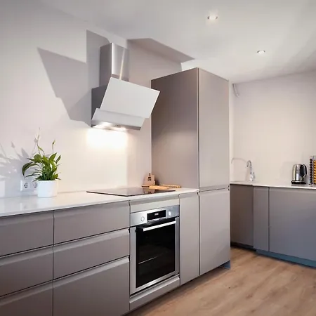 別荘 Fantastic 170m2 With A Big Garden パルヌ